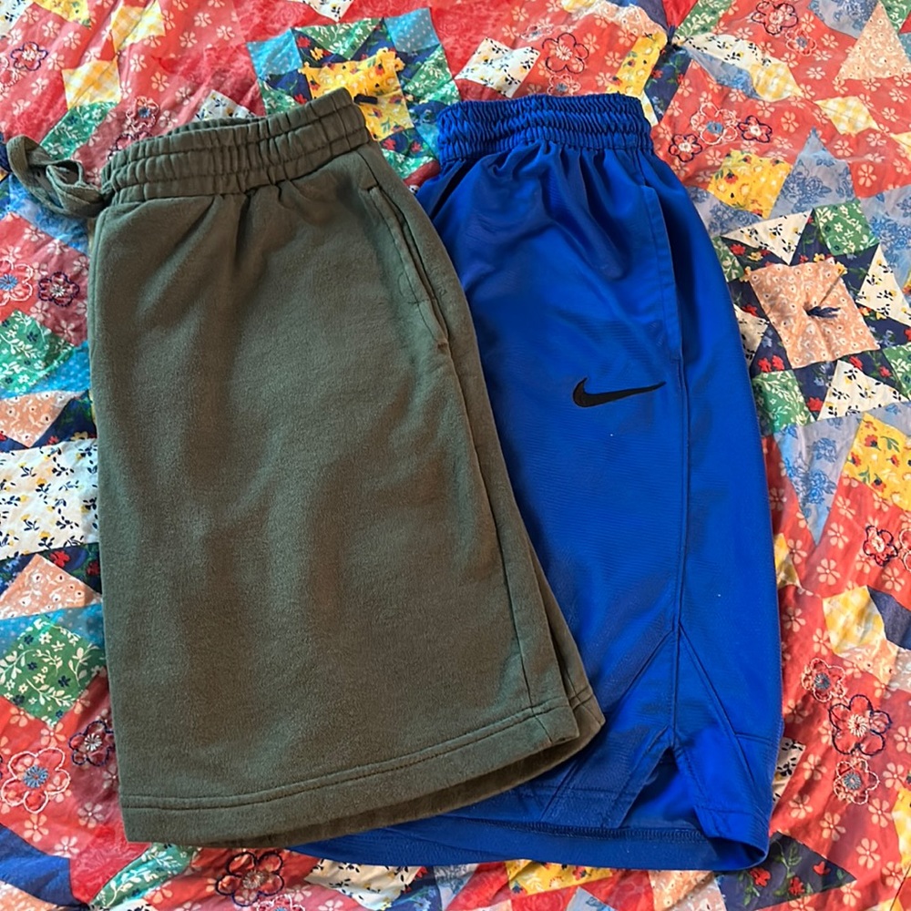 2 pairs of men’s shorts Nike sz. Large. No Boundaries sz. 34